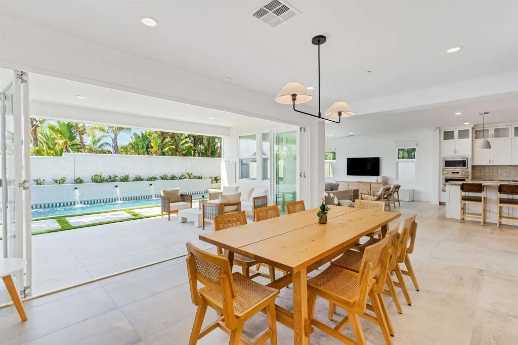 1204 Lanai Court