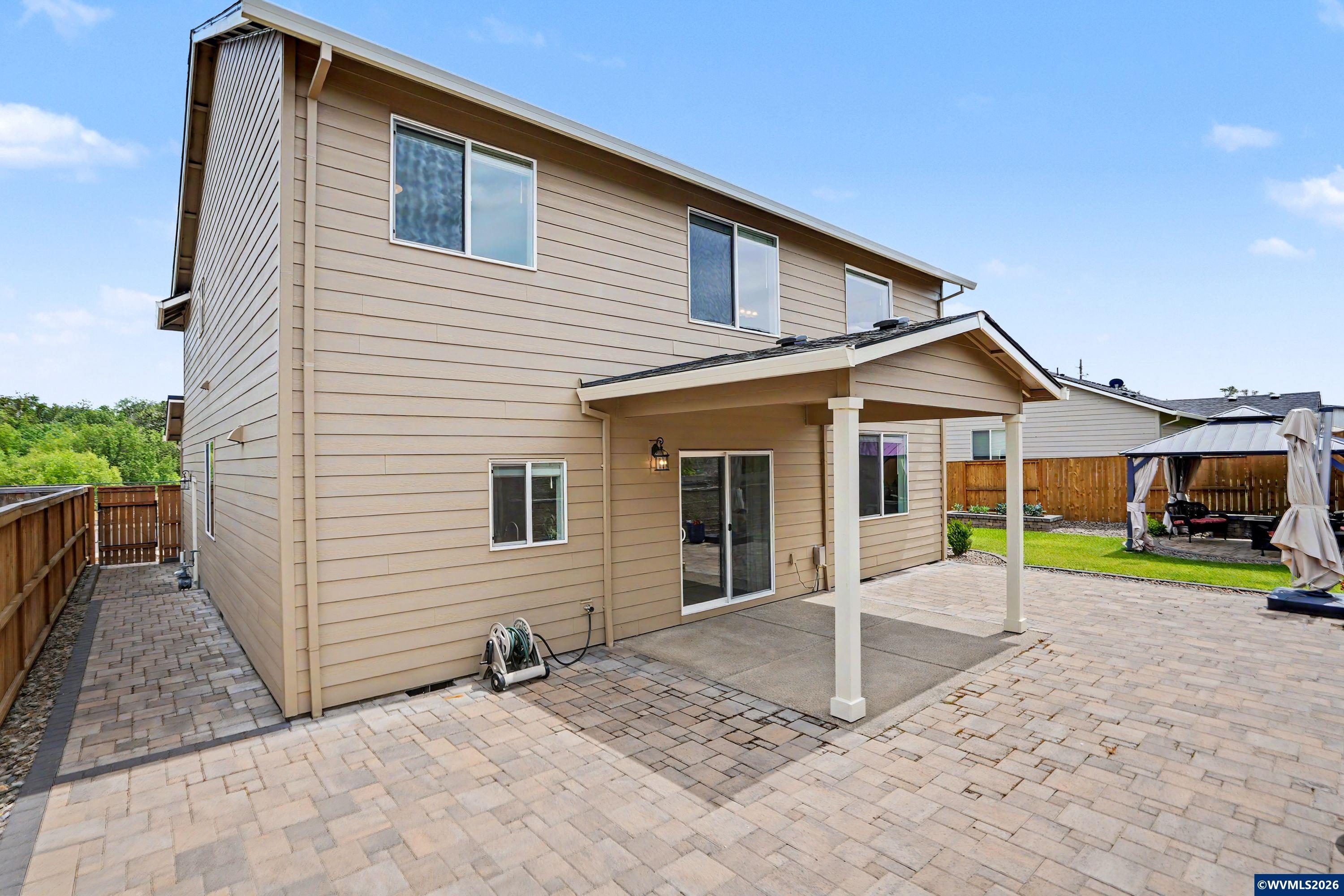 766 Willowbrook Dr