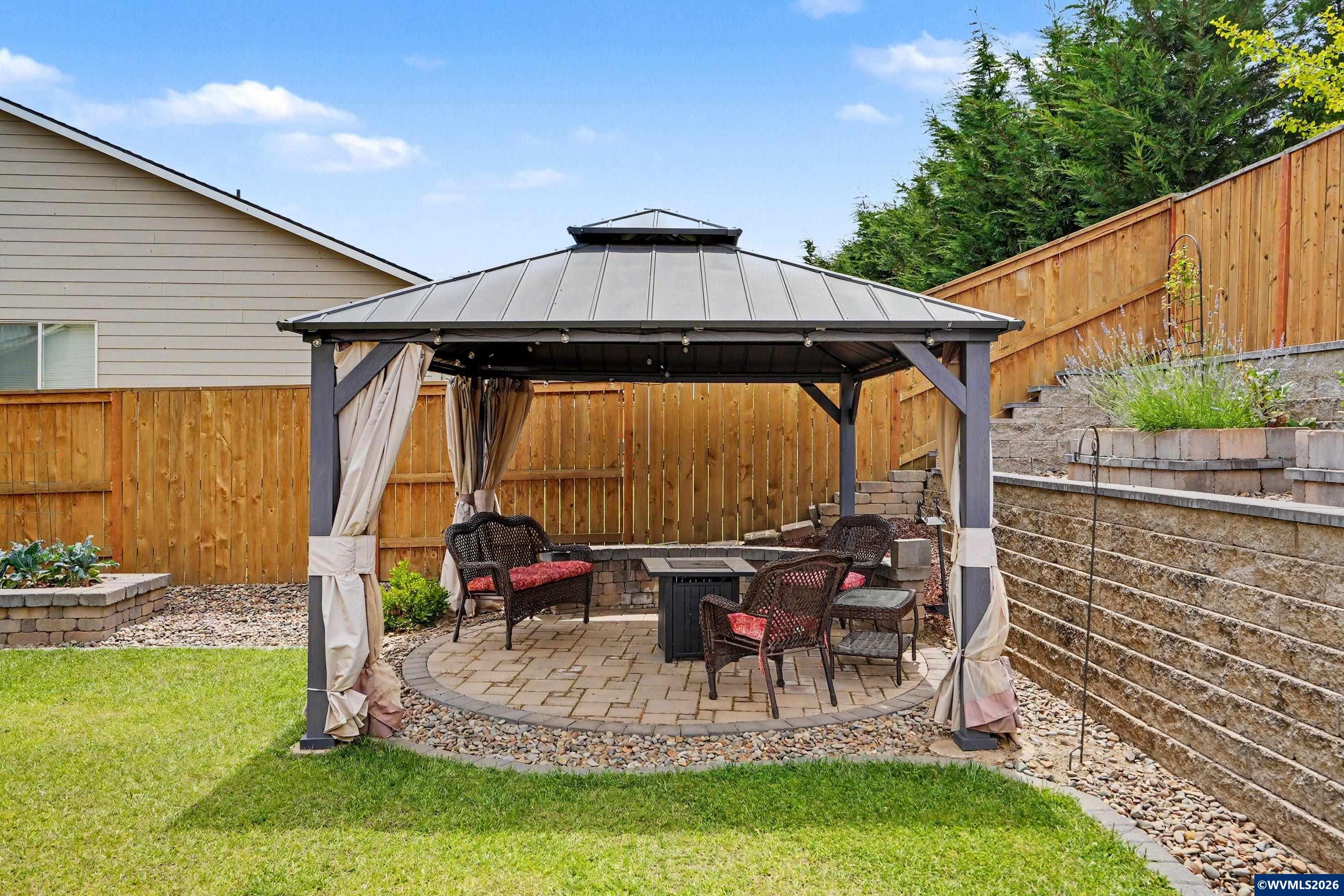 766 Willowbrook Dr