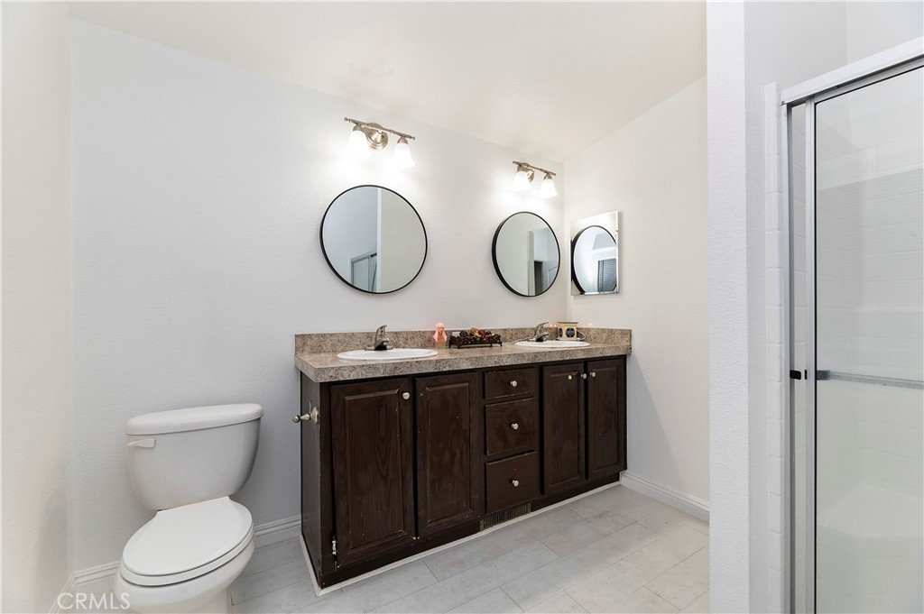 2505 Foothill Boulevard 76