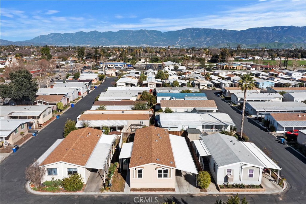 2505 Foothill Boulevard 76