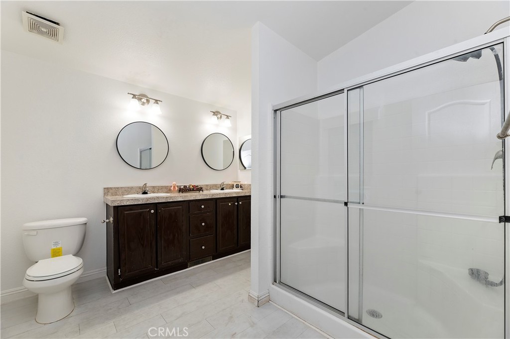 2505 Foothill Boulevard 76