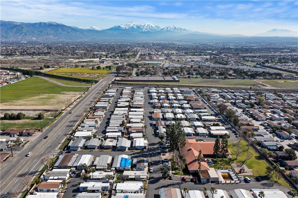 2505 Foothill Boulevard 76