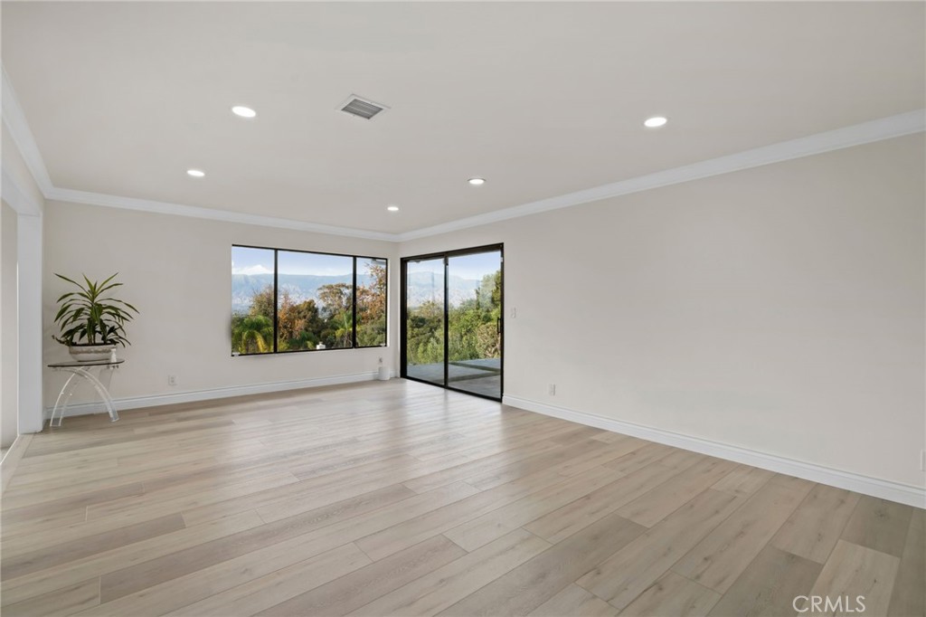 1200 Sunnyside