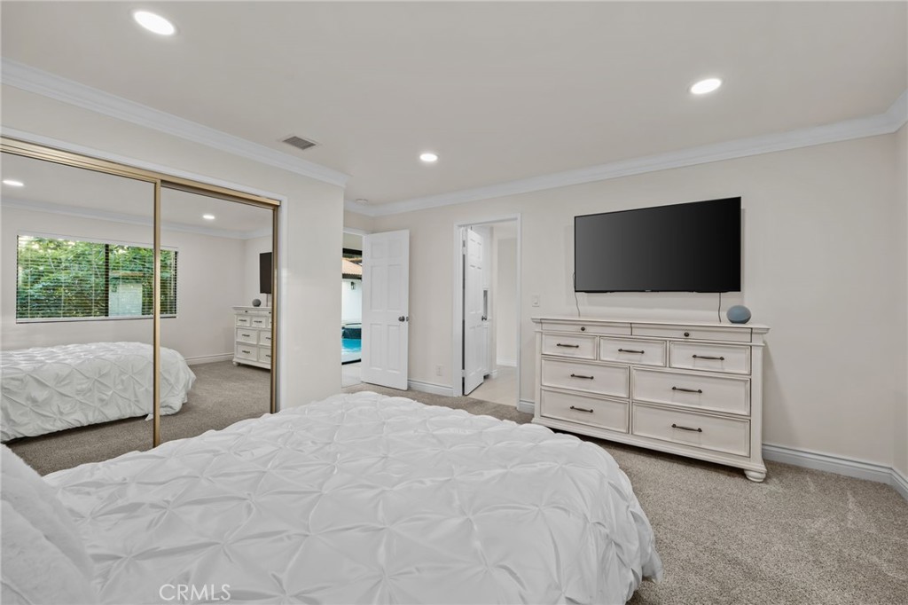 1200 Sunnyside