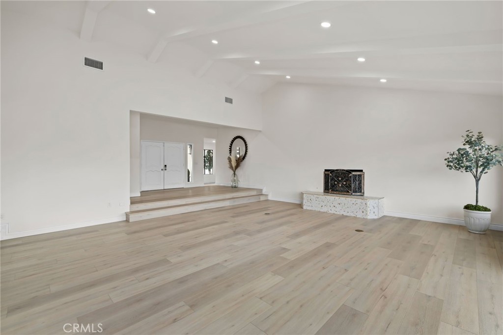 1200 Sunnyside