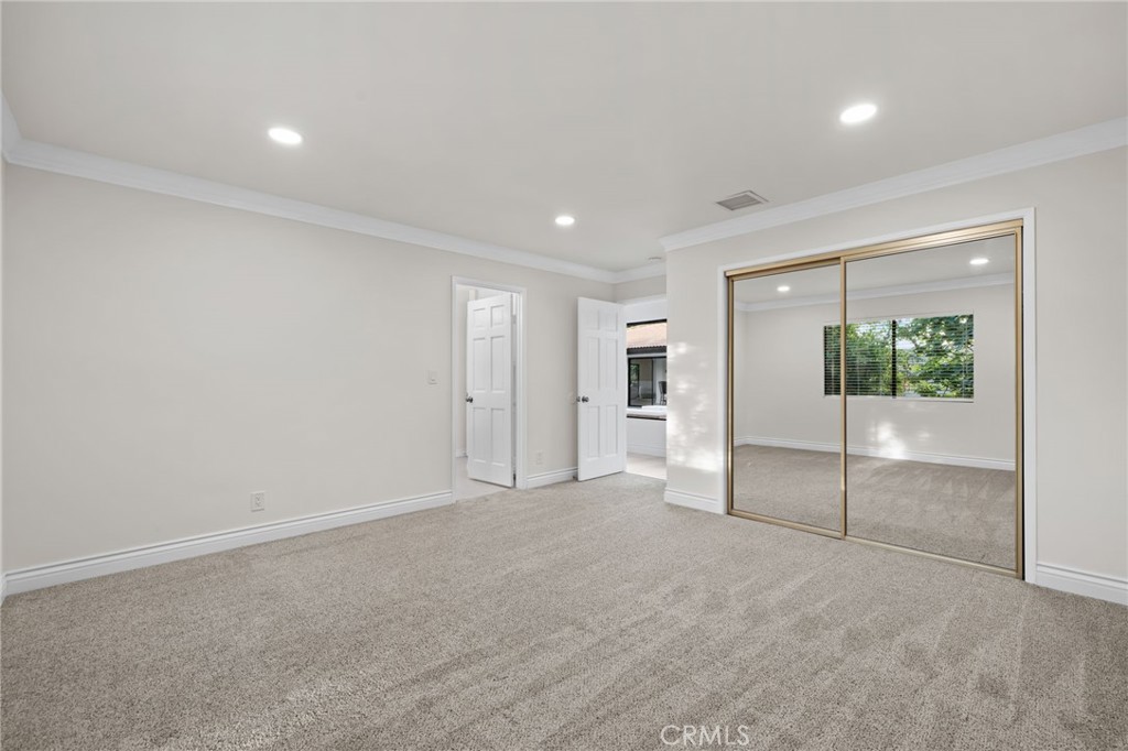 1200 Sunnyside