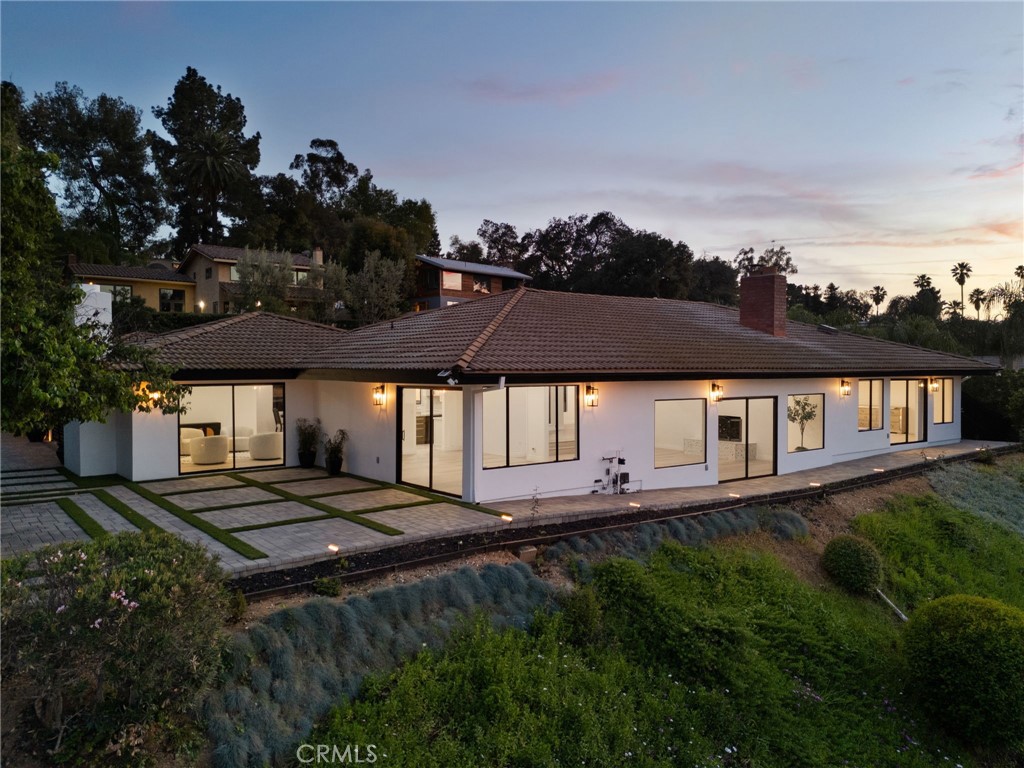 1200 Sunnyside