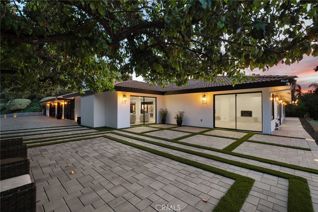 1200 Sunnyside