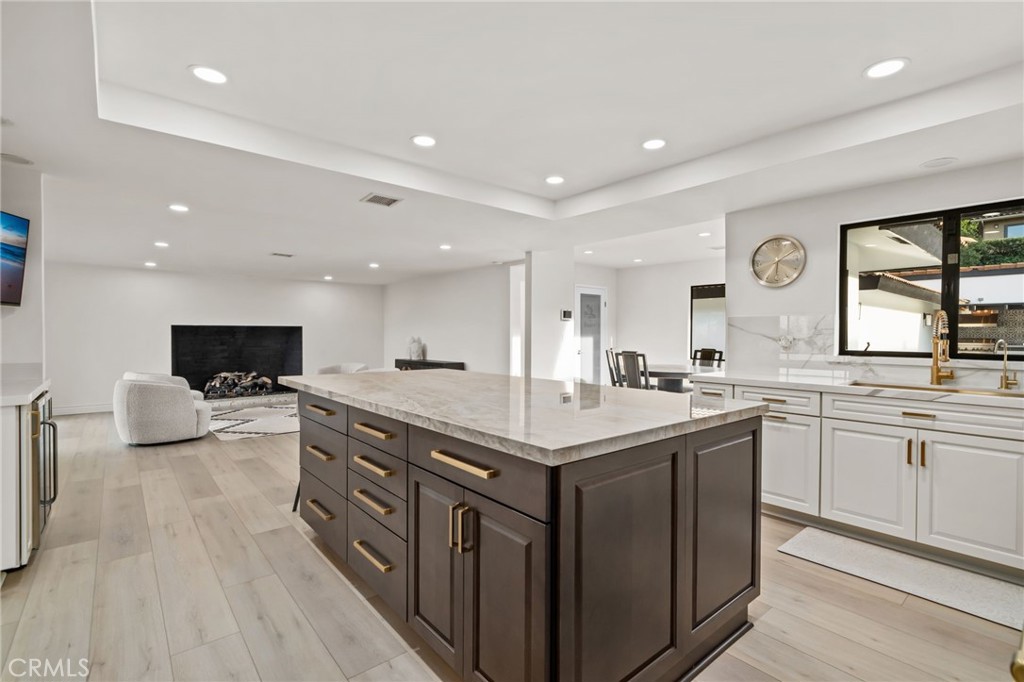 1200 Sunnyside