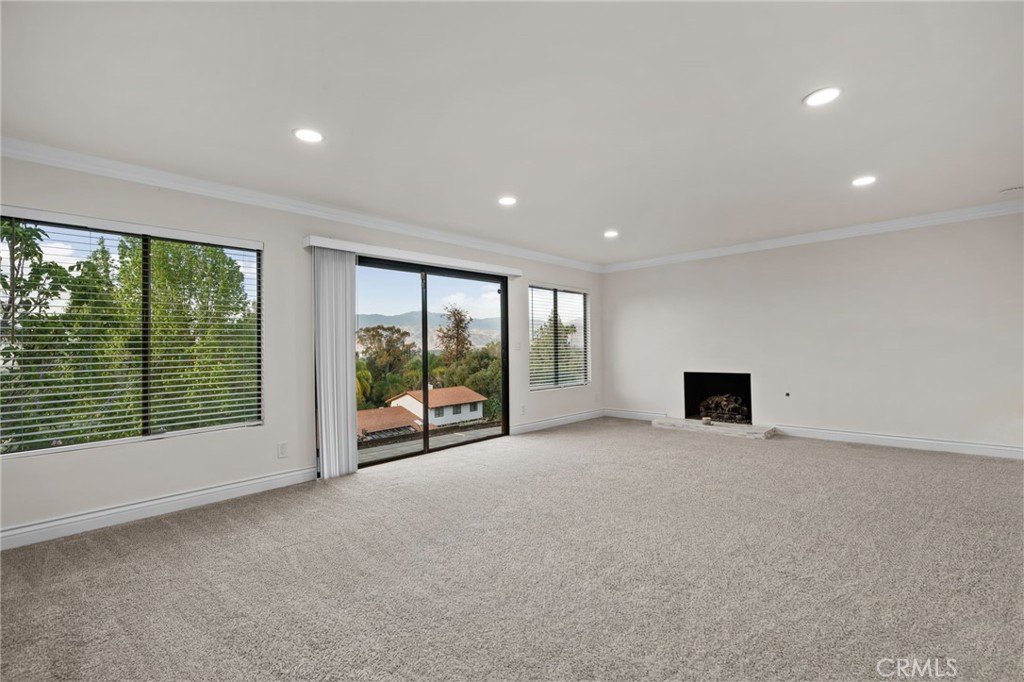 1200 Sunnyside