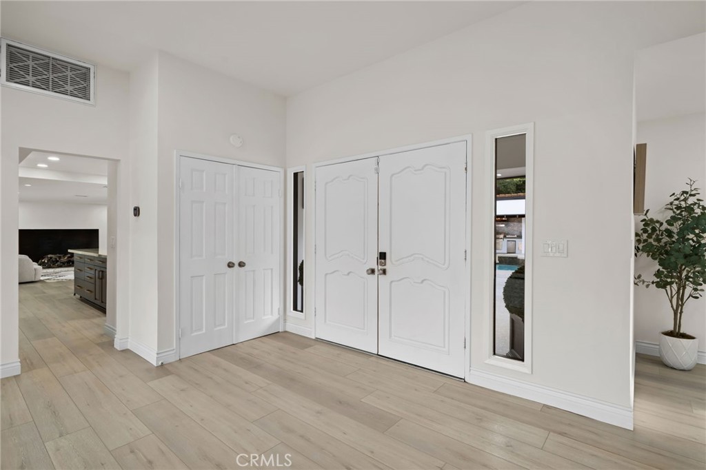 1200 Sunnyside