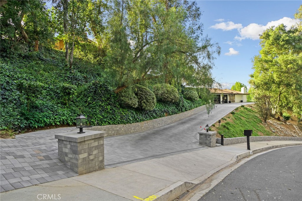 1200 Sunnyside
