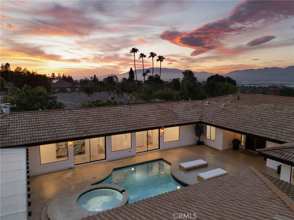 1200 Sunnyside