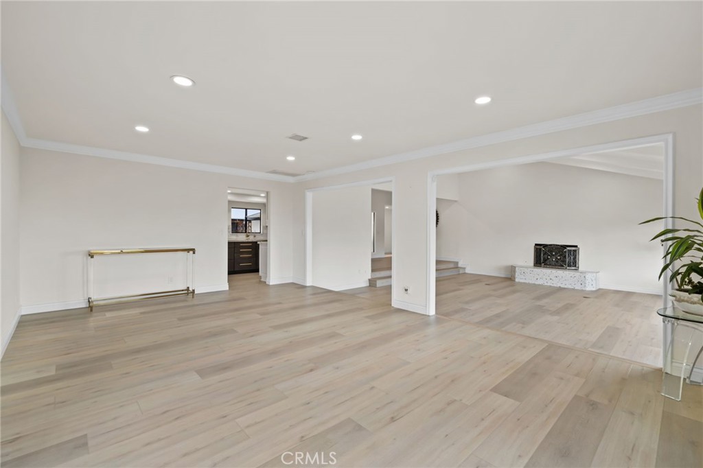 1200 Sunnyside