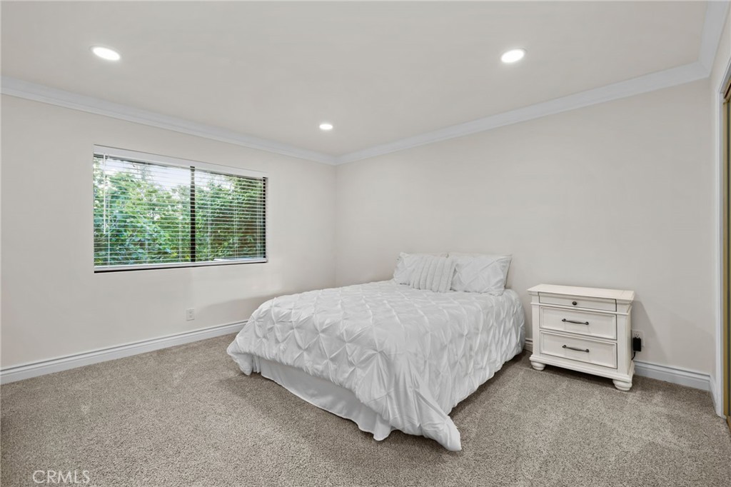 1200 Sunnyside