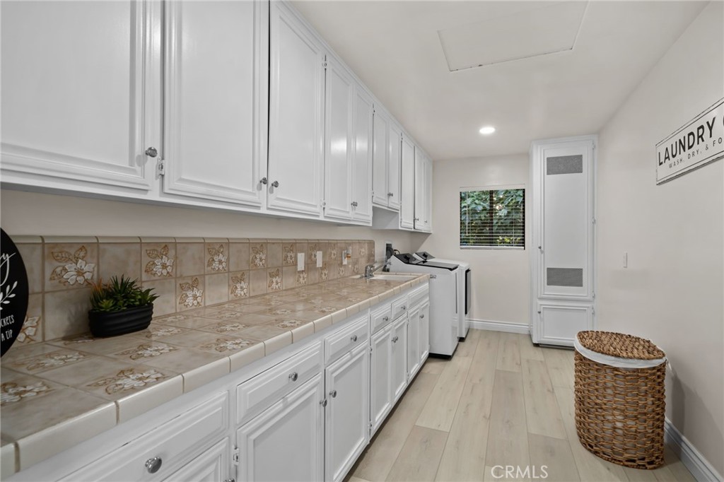 1200 Sunnyside