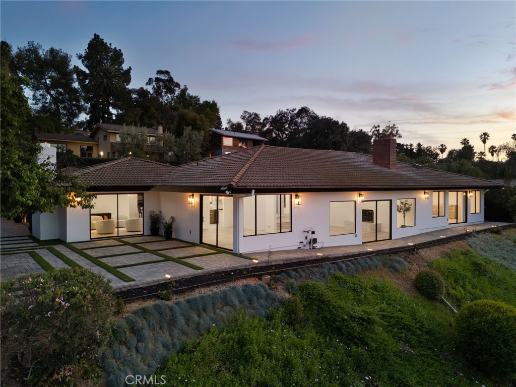 1200 Sunnyside
