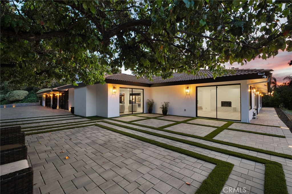 1200 Sunnyside