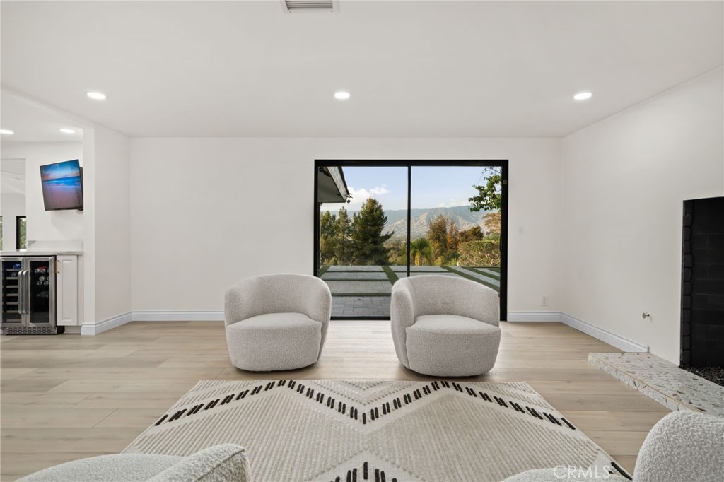 1200 Sunnyside