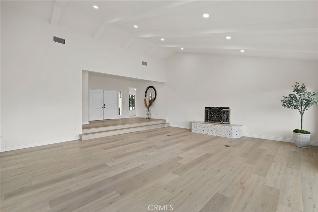1200 Sunnyside
