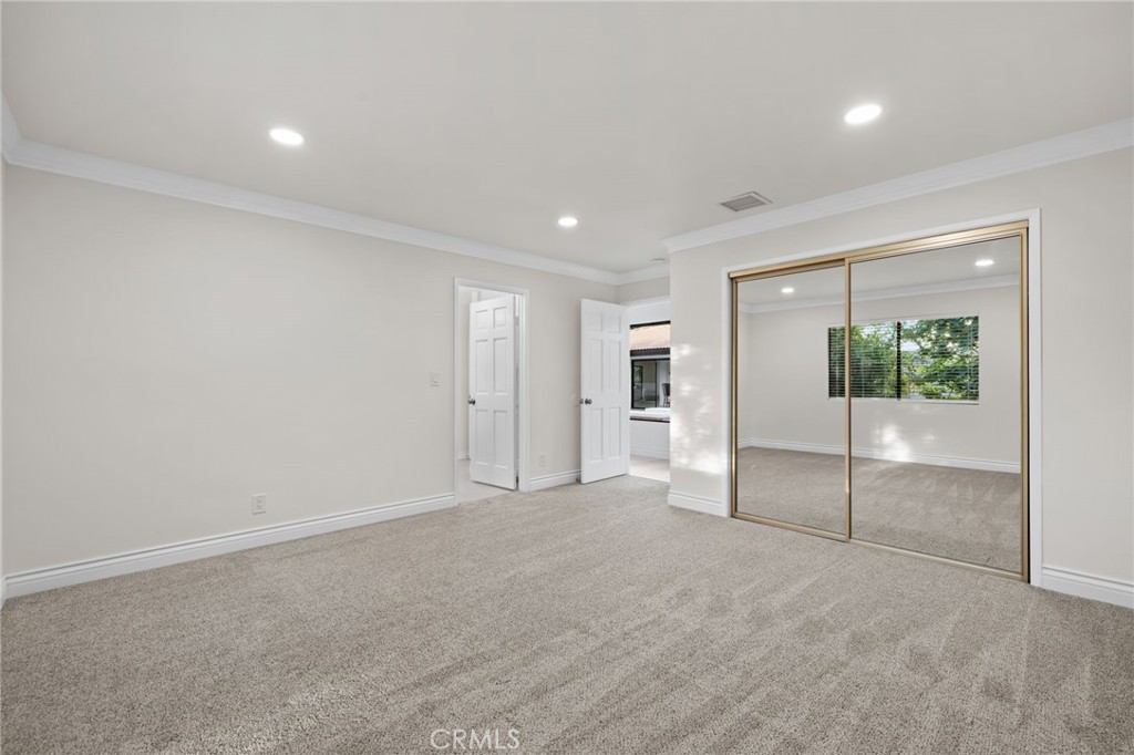 1200 Sunnyside