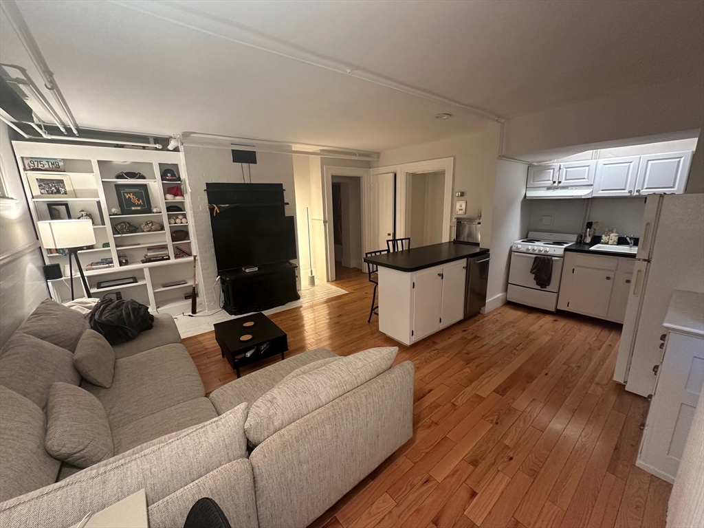 12 Fairfield Street # b