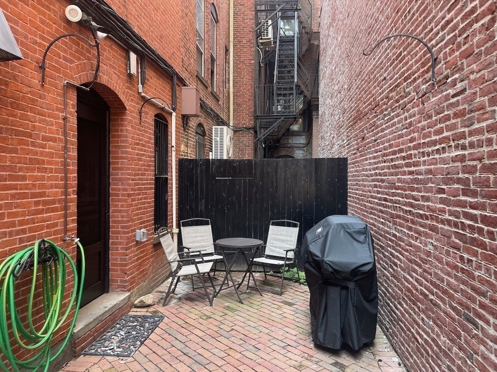 12 Fairfield Street # b