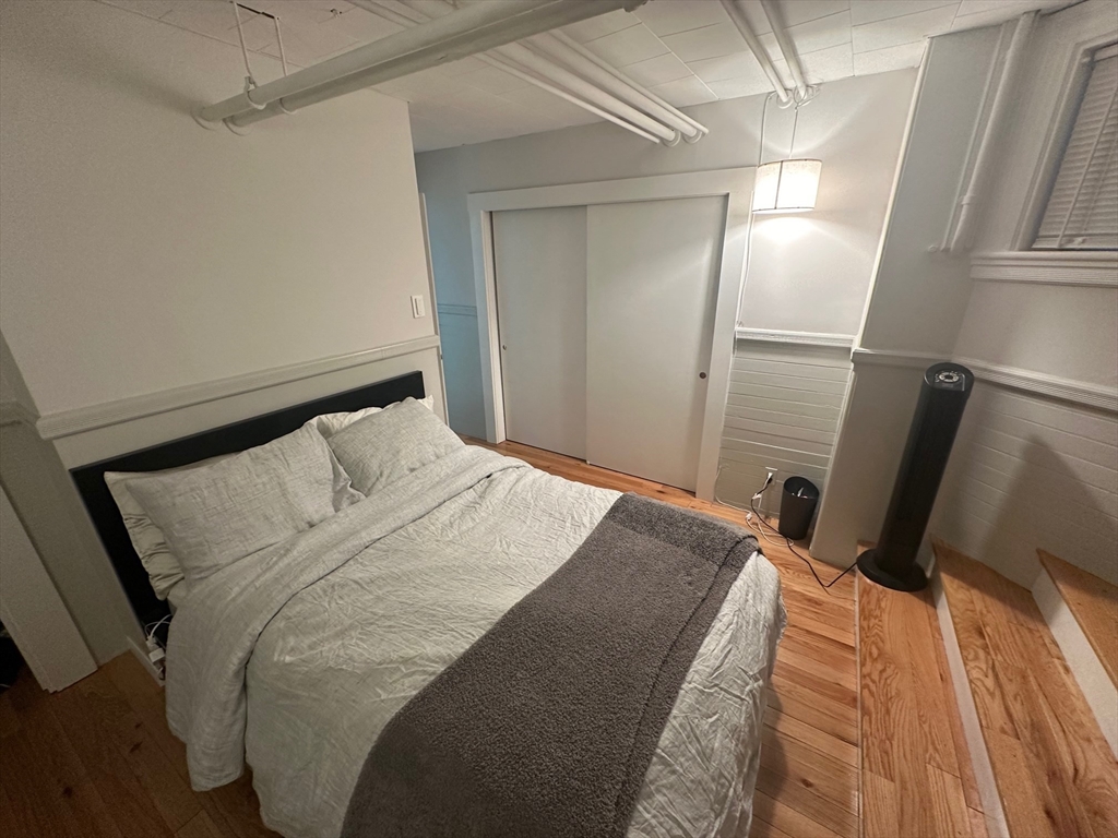 12 Fairfield Street # b