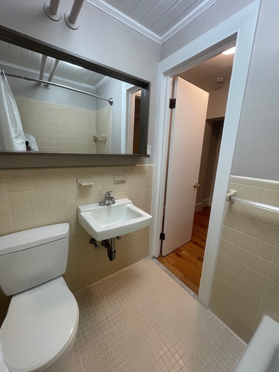 12 Fairfield Street # b