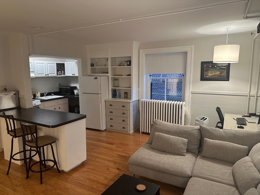 12 Fairfield Street # b