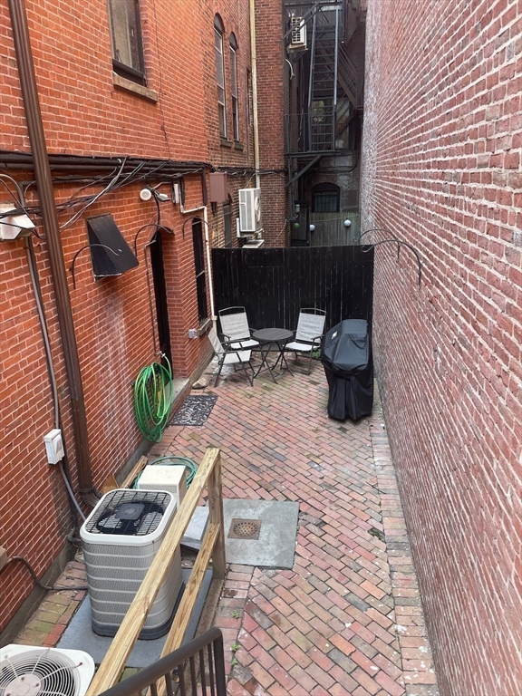 12 Fairfield Street # b