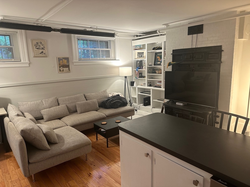 12 Fairfield Street # b