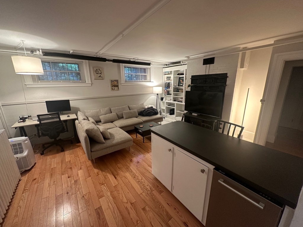12 Fairfield Street # b