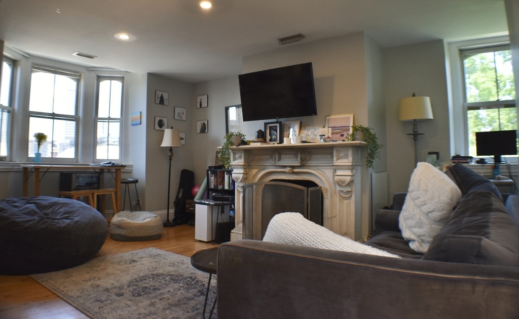518 Columbus # 4