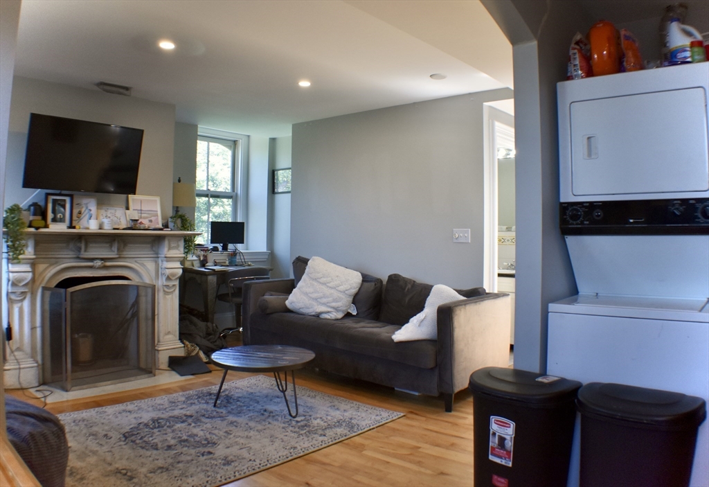 518 Columbus # 4
