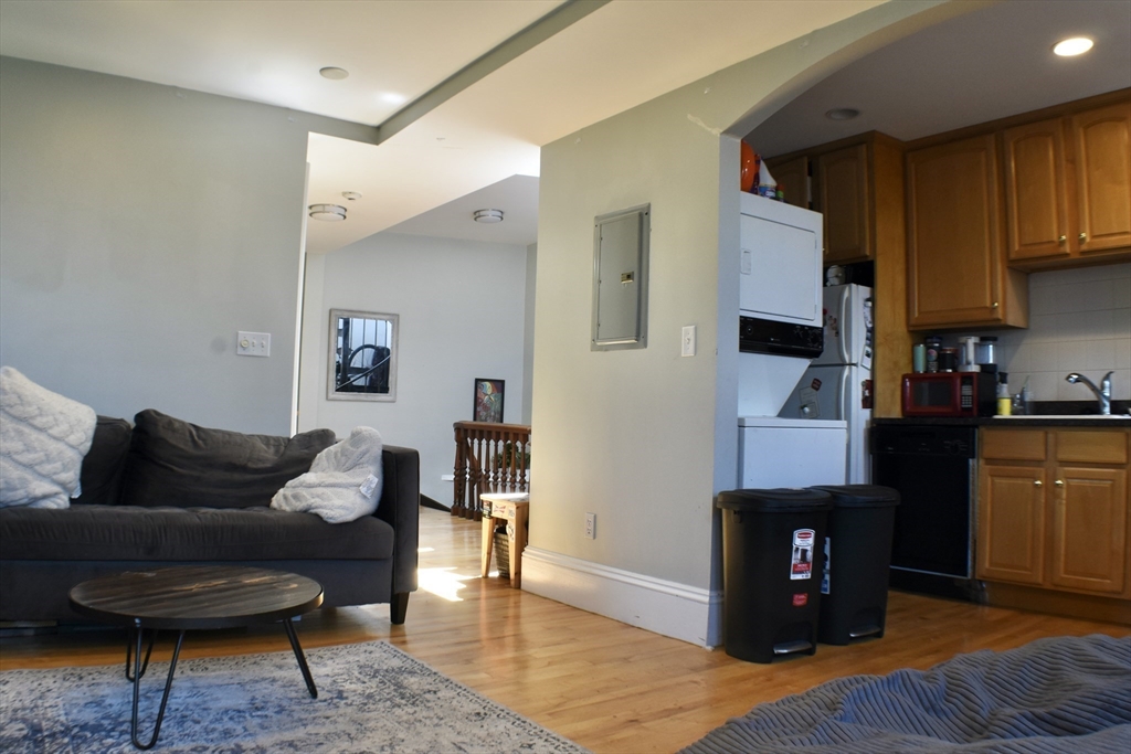 518 Columbus # 4