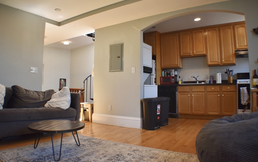 518 Columbus # 4