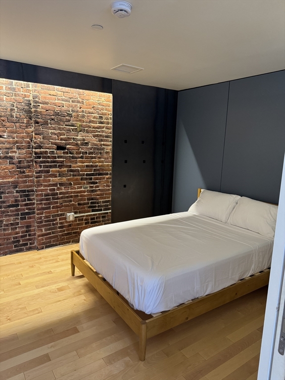 16 Lagrange Street # 5