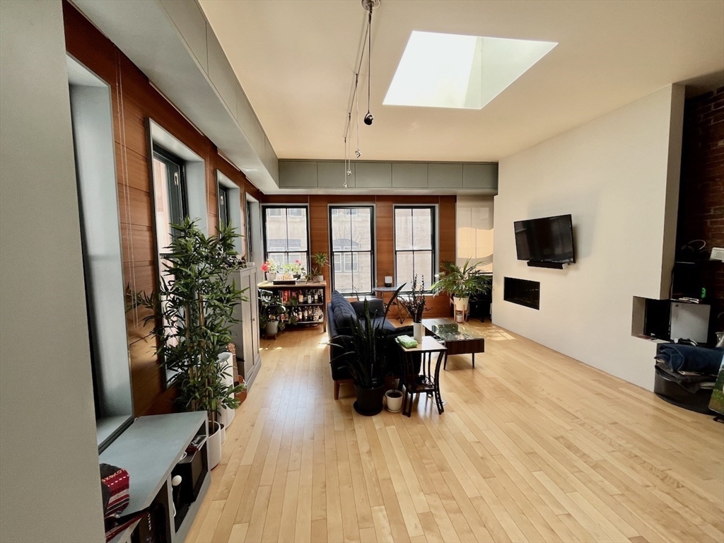 16 Lagrange Street # 5
