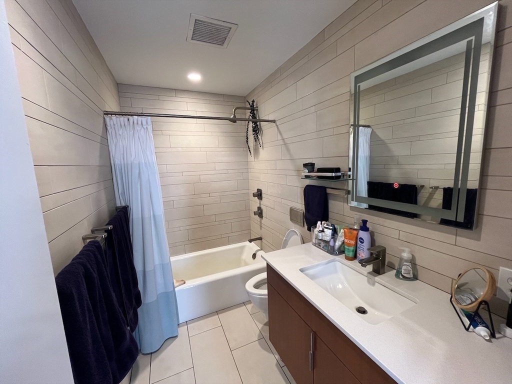 16 Lagrange Street # 5