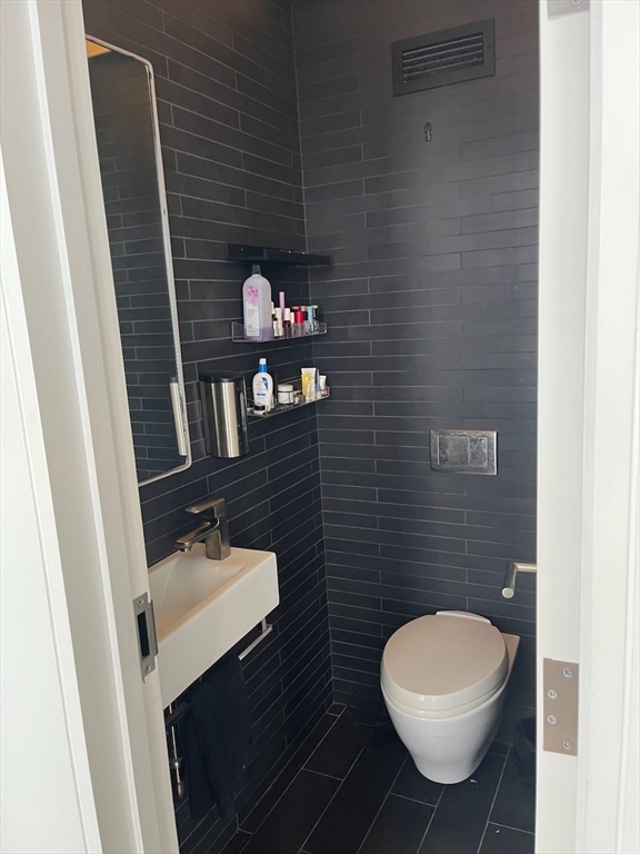 16 Lagrange Street # 5