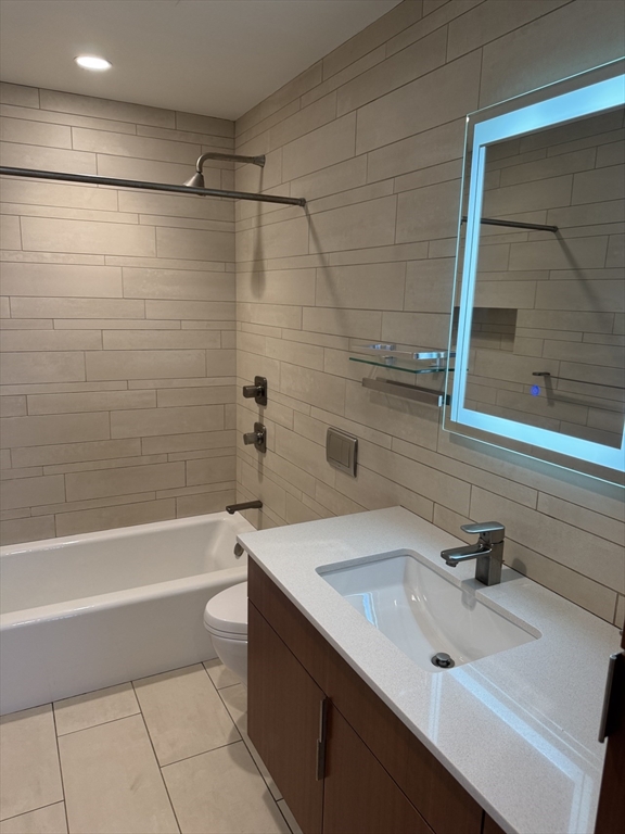 16 Lagrange Street # 5