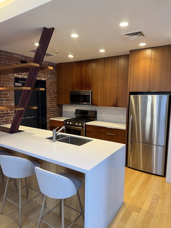 16 Lagrange Street # 5