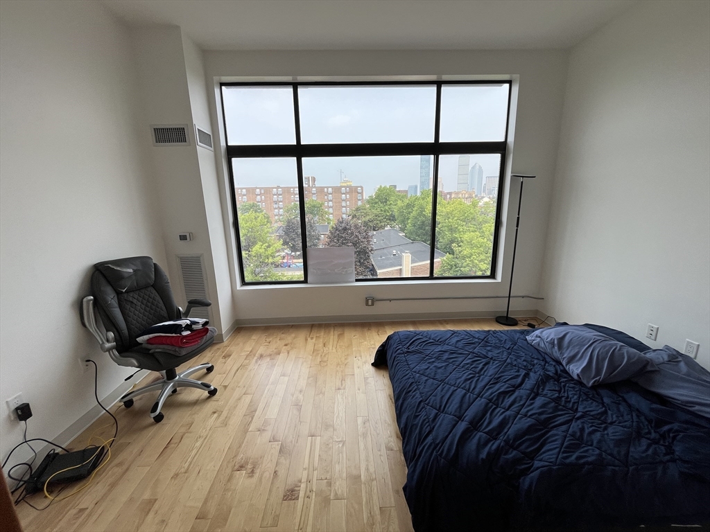 70-72 Northampton Street # 403