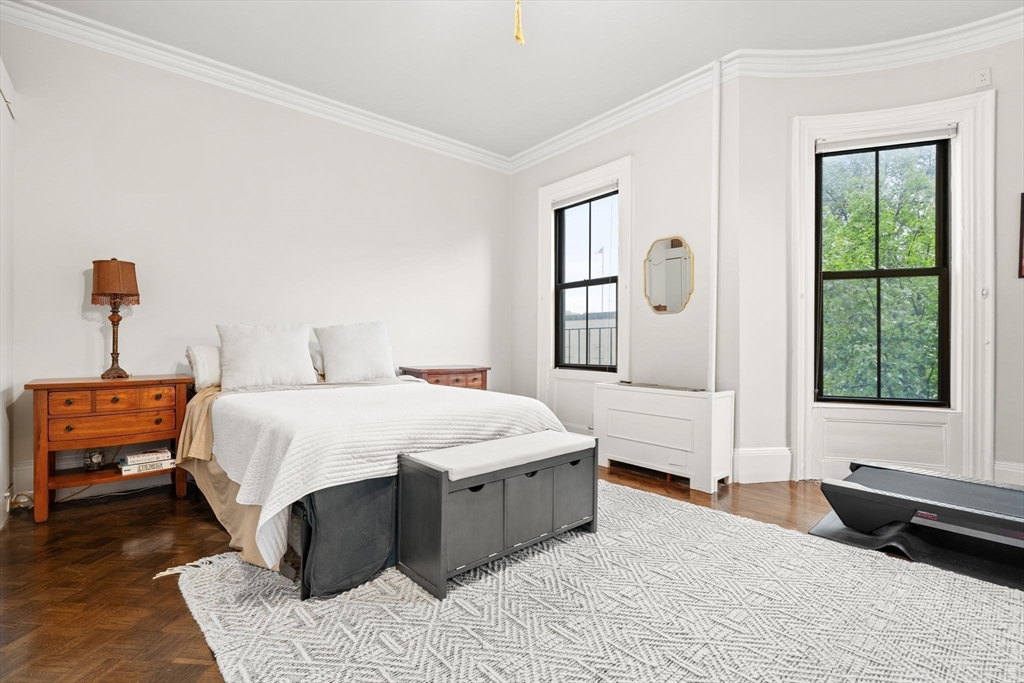 30 Dartmouth Unit: Three