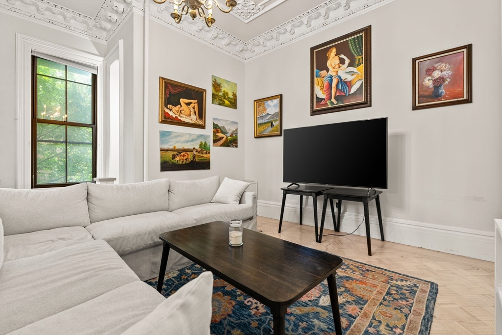 30 Dartmouth Unit: Three