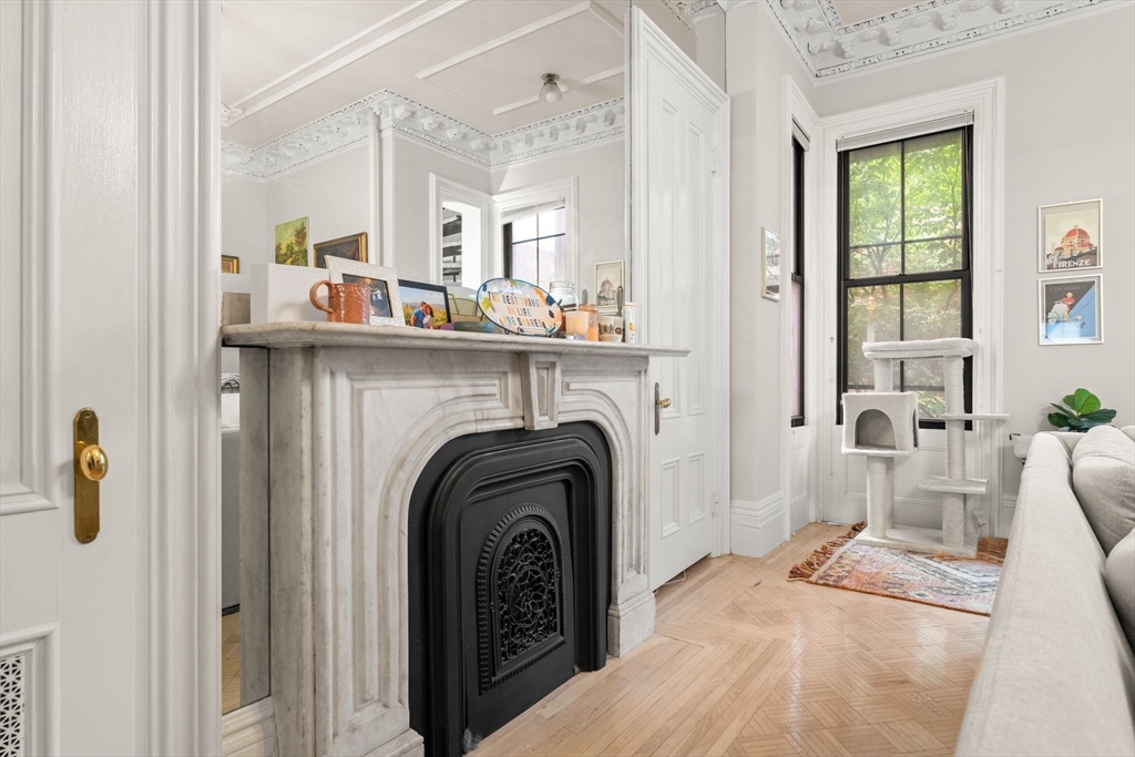 30 Dartmouth Unit: Three
