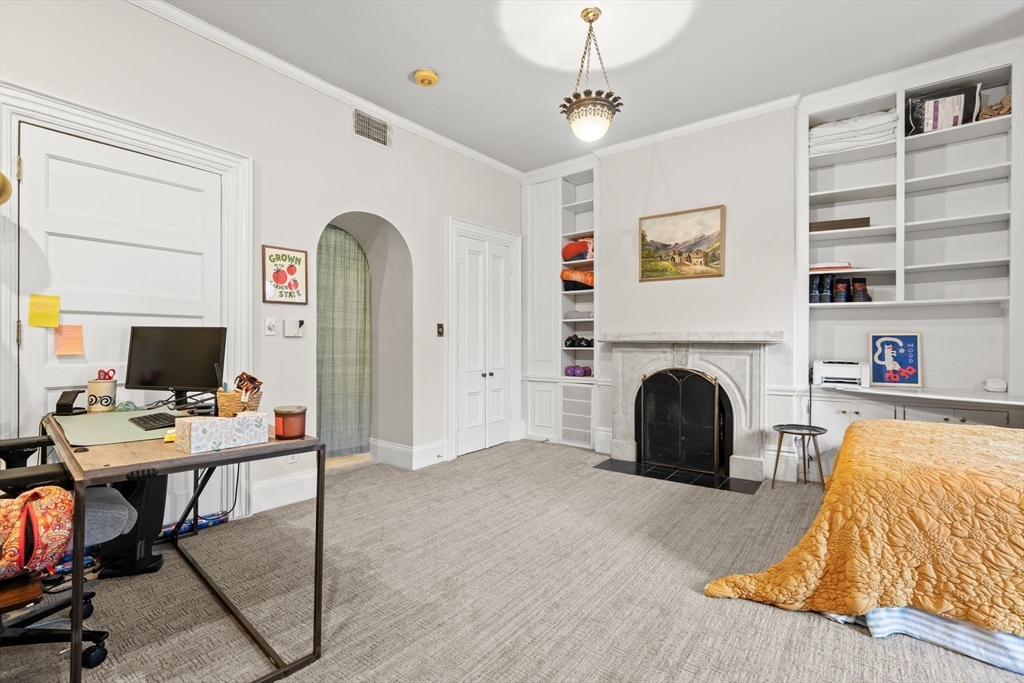 30 Dartmouth Unit: Three