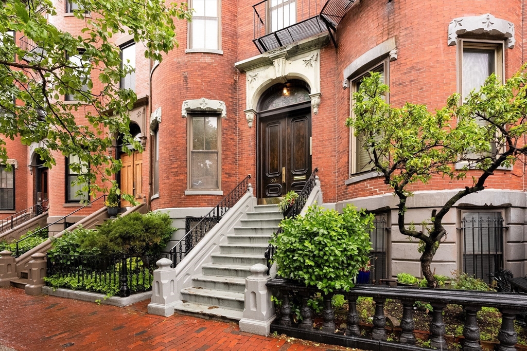 30 Dartmouth Unit: Three